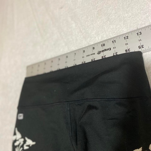 Fabletics medium Black and pink floral leggings.SKU264 #leggings - Picture 2 of 4